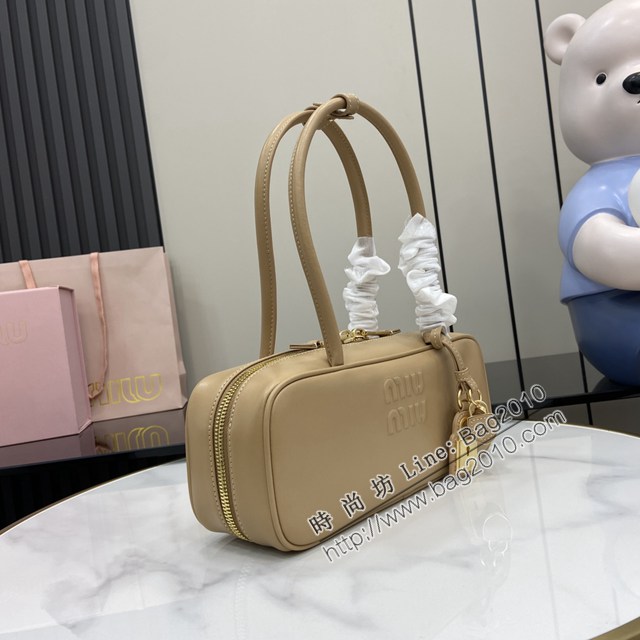 MIU MIU專櫃繆繆最新款Beau手袋原廠皮手提肩背包 jh2751型號：5BB173